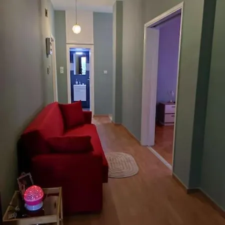 Cozy New Near The * Athens